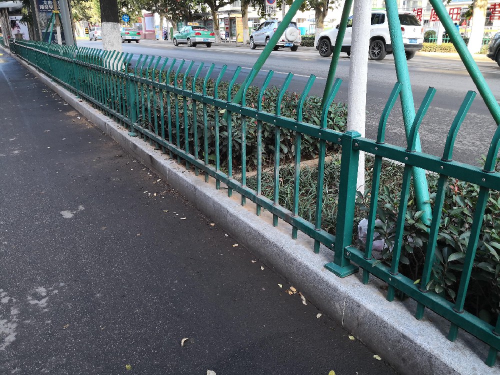 草坪護(hù)欄